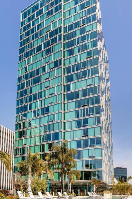 Lovely Upscale High Rise Private Parking & Pool Apartment Los Angeles Bagian luar foto